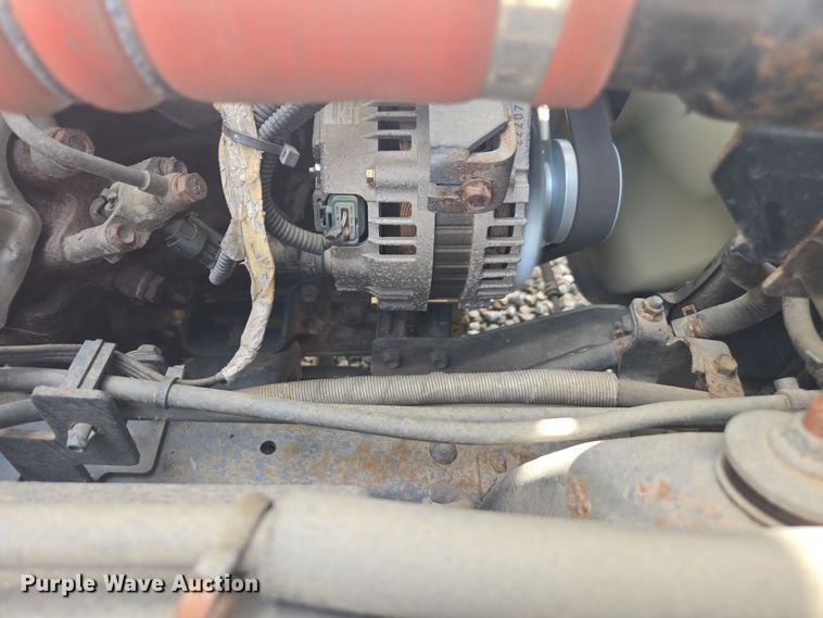 image for item YA0527 2015 Isuzu NPR box truck