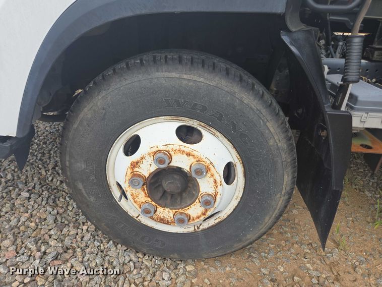 image for item YA0527 2015 Isuzu NPR box truck