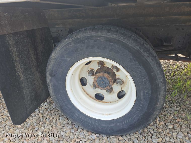 image for item YA0527 2015 Isuzu NPR box truck