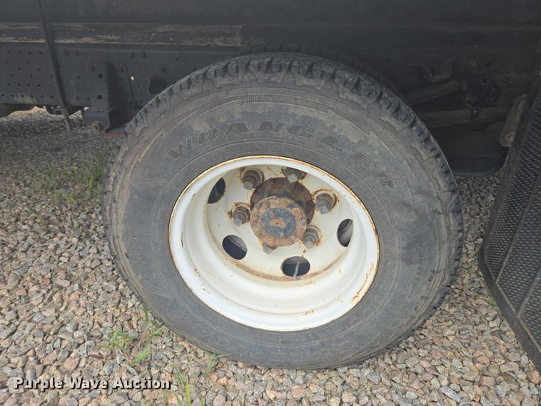 image for item YA0527 2015 Isuzu NPR box truck