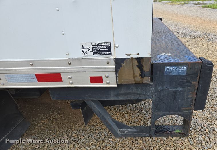 image for item YA0528 2015 Isuzu NPR box truck