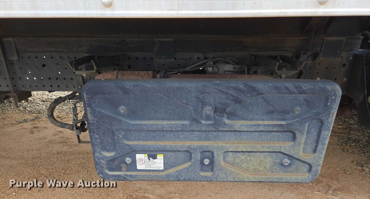 image for item YA0528 2015 Isuzu NPR box truck