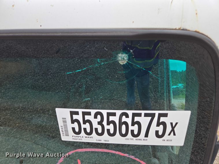 image for item YA0528 2015 Isuzu NPR box truck