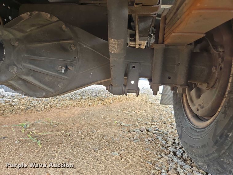 image for item YA0528 2015 Isuzu NPR box truck