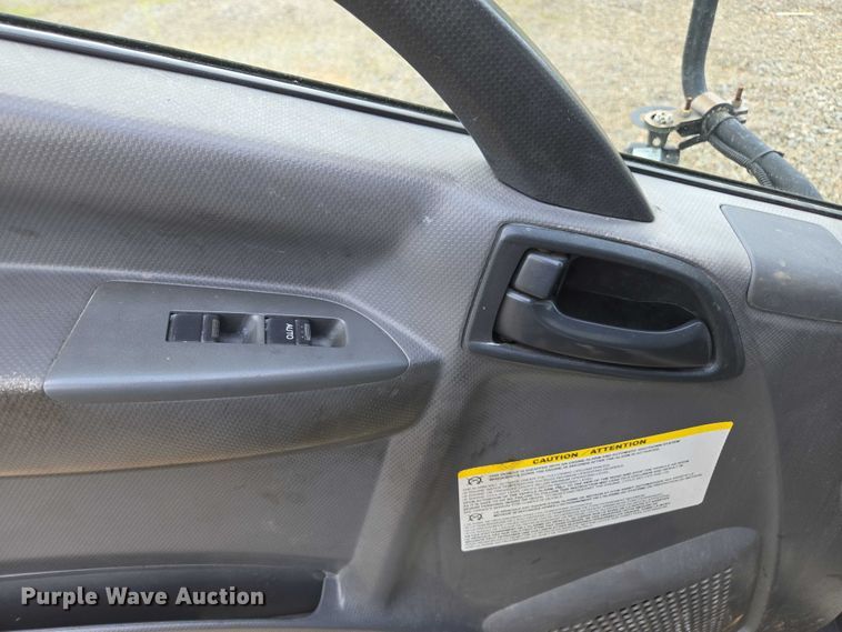 image for item YA0528 2015 Isuzu NPR box truck