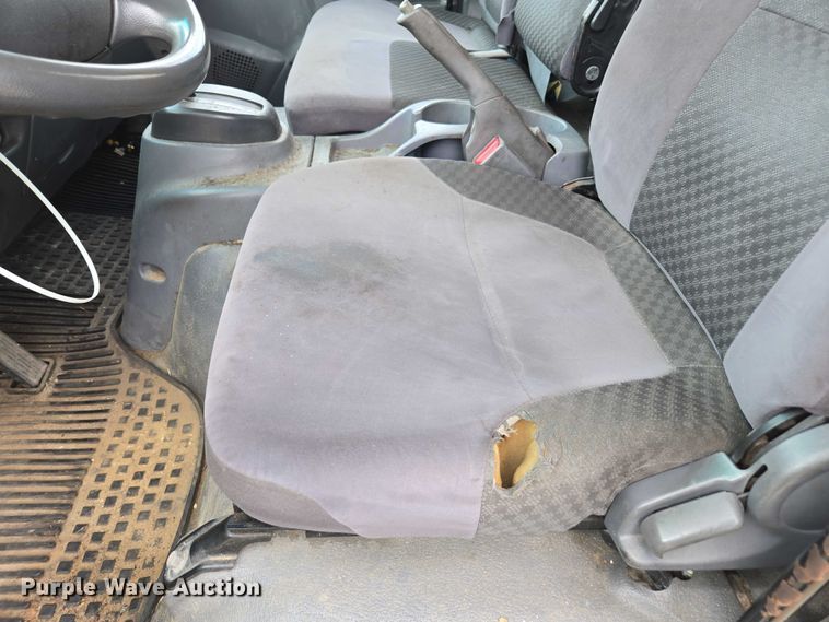 image for item YA0528 2015 Isuzu NPR box truck