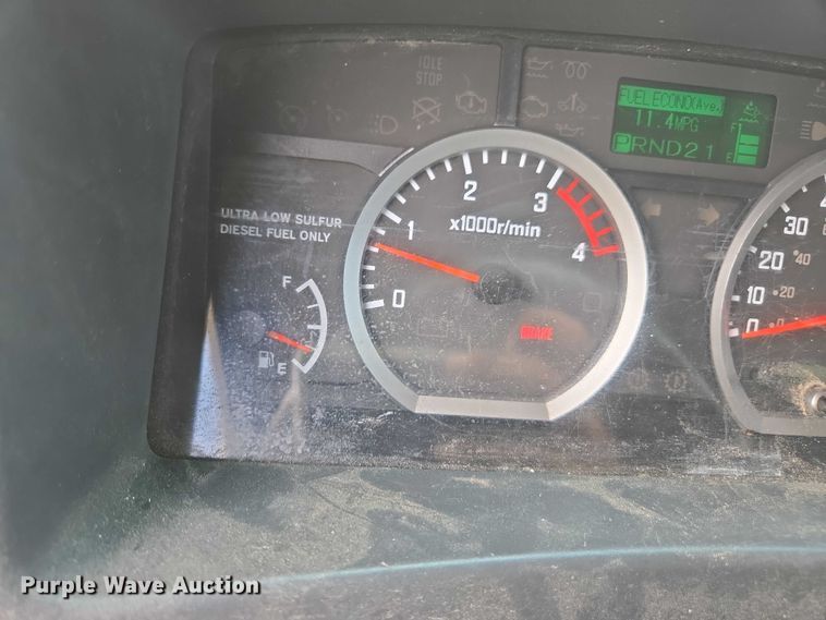 image for item YA0528 2015 Isuzu NPR box truck