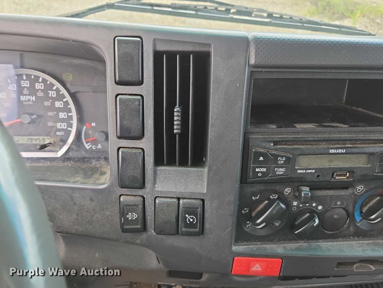 image for item YA0528 2015 Isuzu NPR box truck