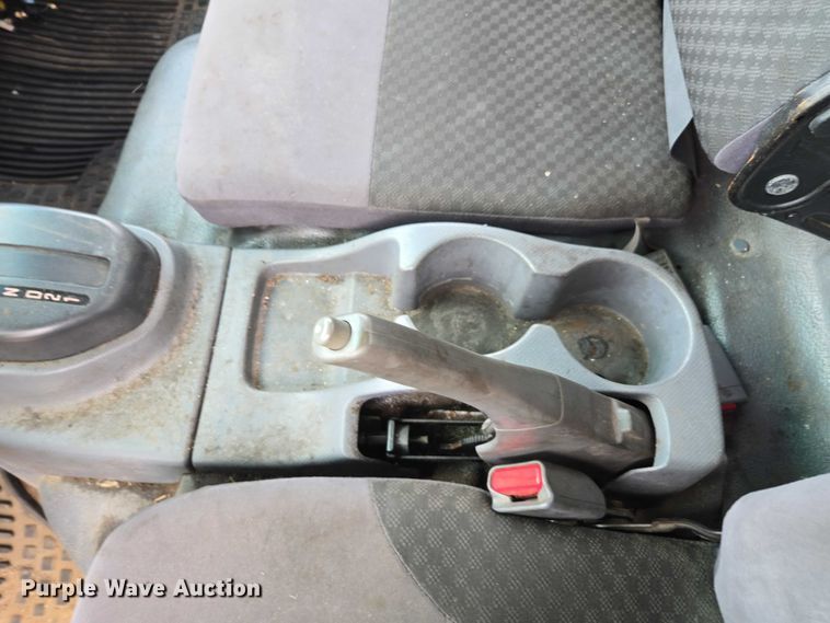 image for item YA0528 2015 Isuzu NPR box truck