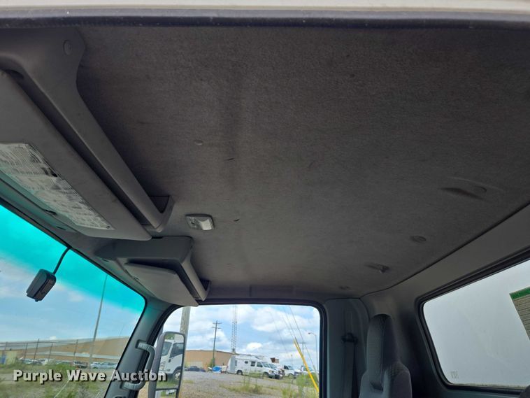 image for item YA0528 2015 Isuzu NPR box truck