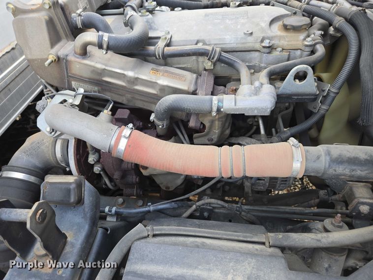 image for item YA0528 2015 Isuzu NPR box truck