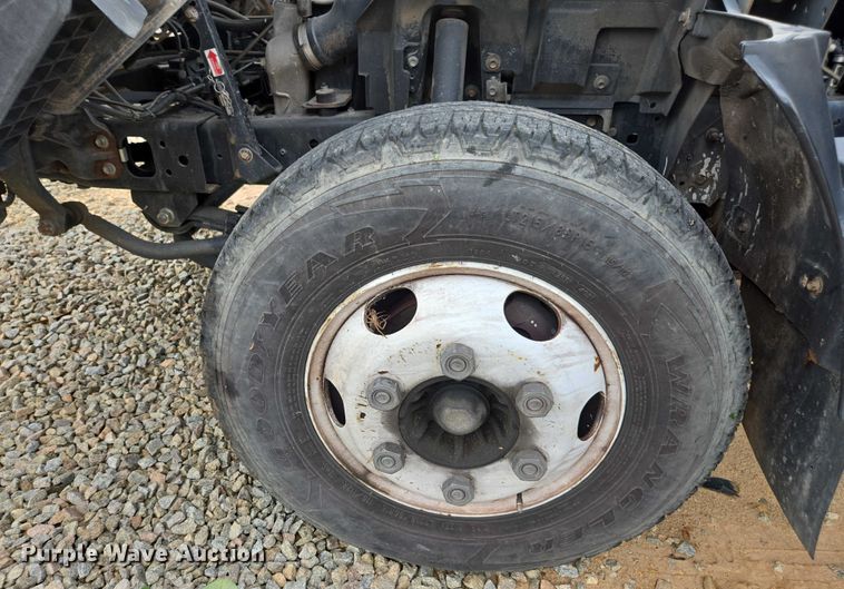 image for item YA0528 2015 Isuzu NPR box truck