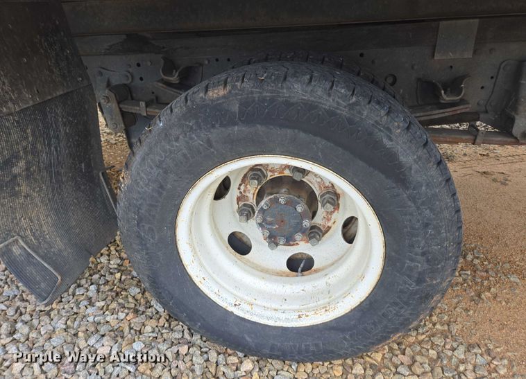 image for item YA0528 2015 Isuzu NPR box truck