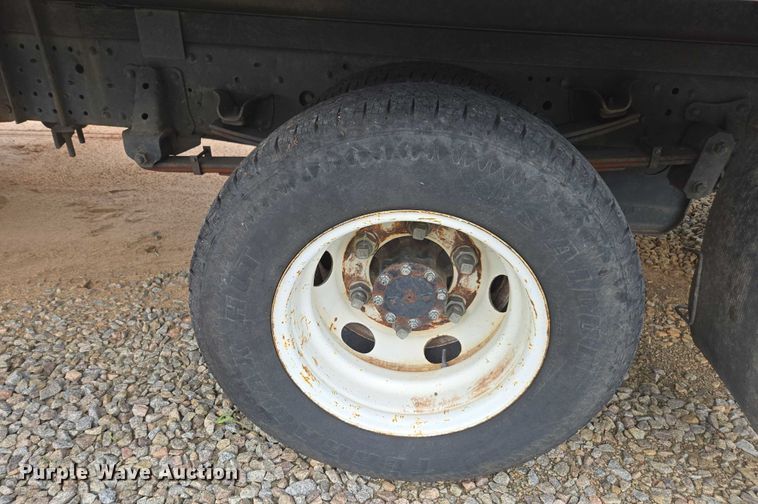 image for item YA0528 2015 Isuzu NPR box truck