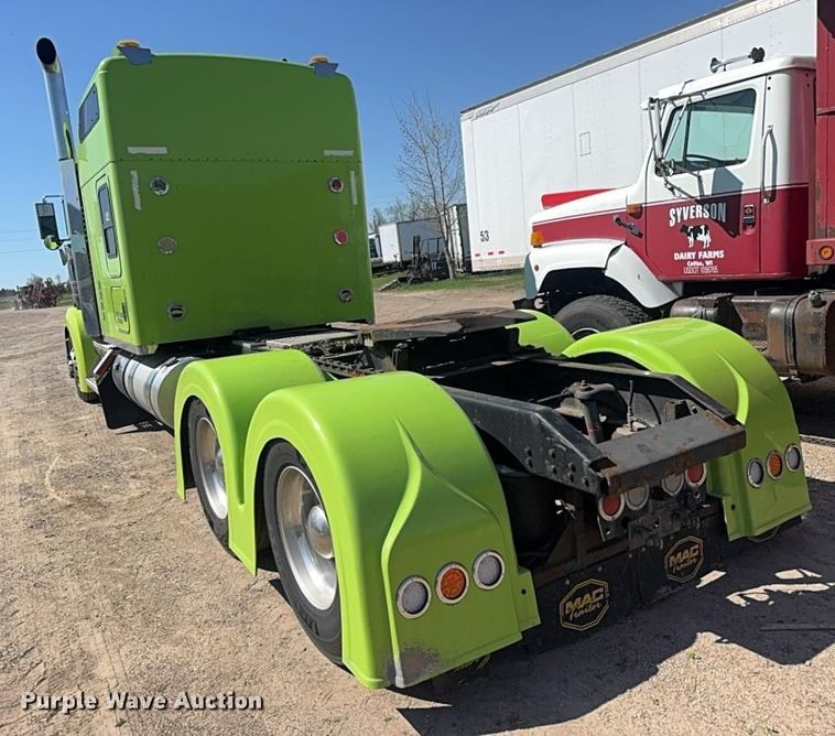 image for item YA0570 2018 Kenworth W900 semi truck