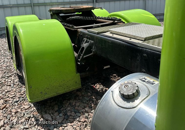 image for item YA0570 2018 Kenworth W900 semi truck