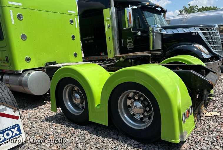 image for item YA0570 2018 Kenworth W900 semi truck