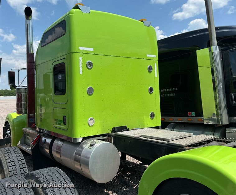 image for item YA0570 2018 Kenworth W900 semi truck