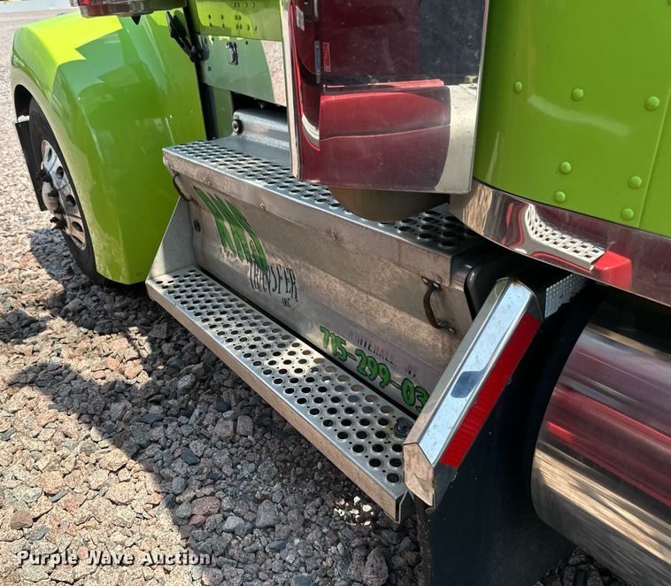 image for item YA0570 2018 Kenworth W900 semi truck