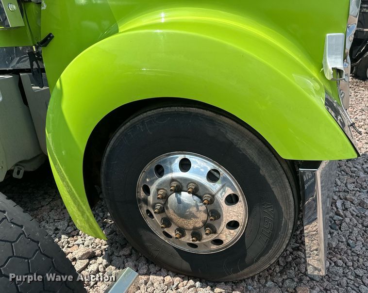 image for item YA0570 2018 Kenworth W900 semi truck