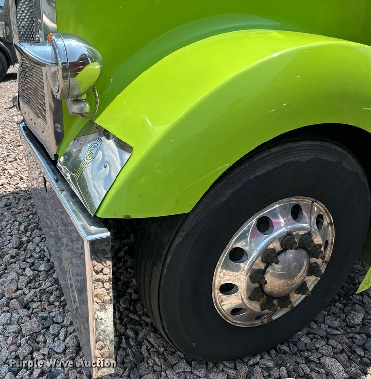 image for item YA0570 2018 Kenworth W900 semi truck