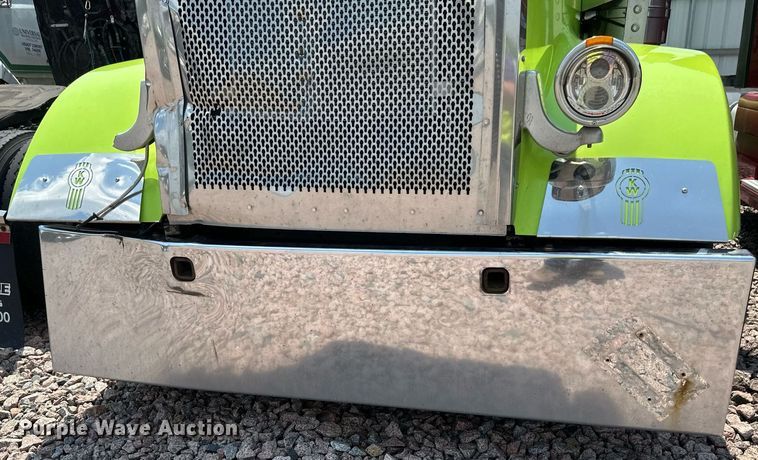 image for item YA0570 2018 Kenworth W900 semi truck