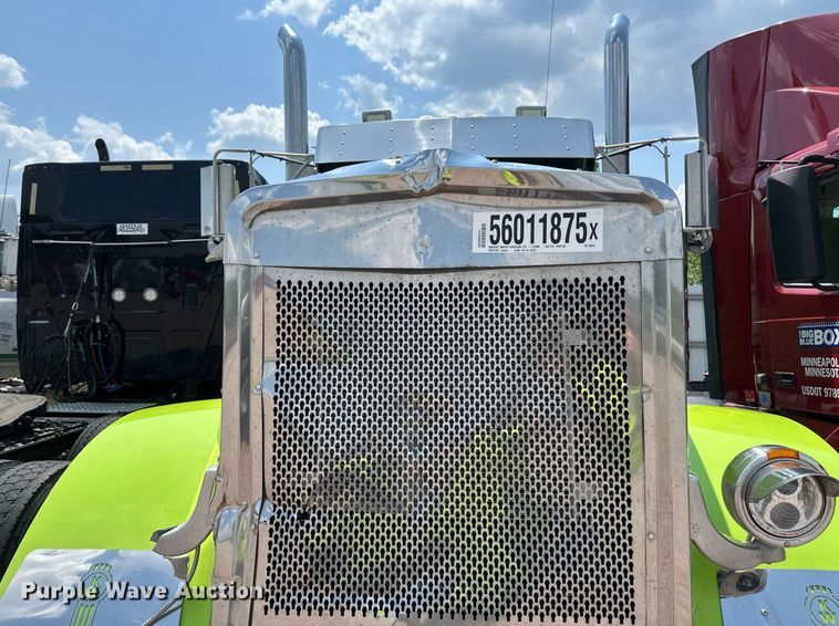 image for item YA0570 2018 Kenworth W900 semi truck