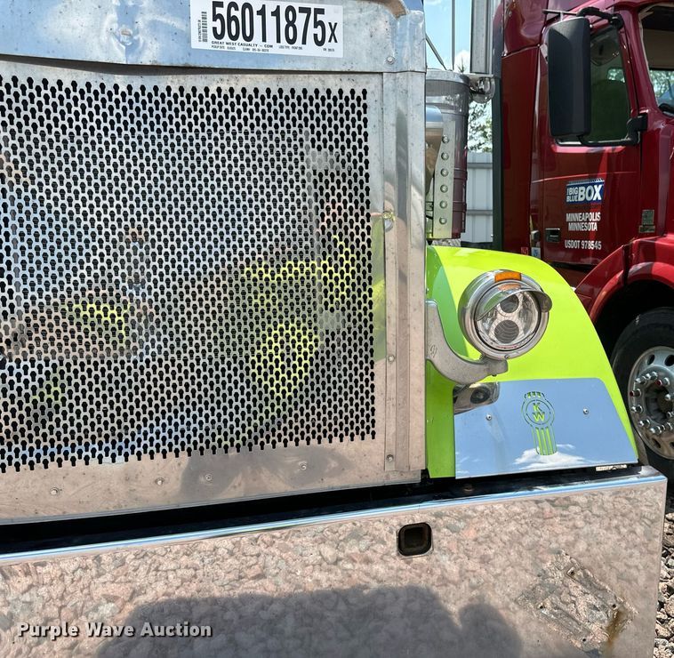 image for item YA0570 2018 Kenworth W900 semi truck