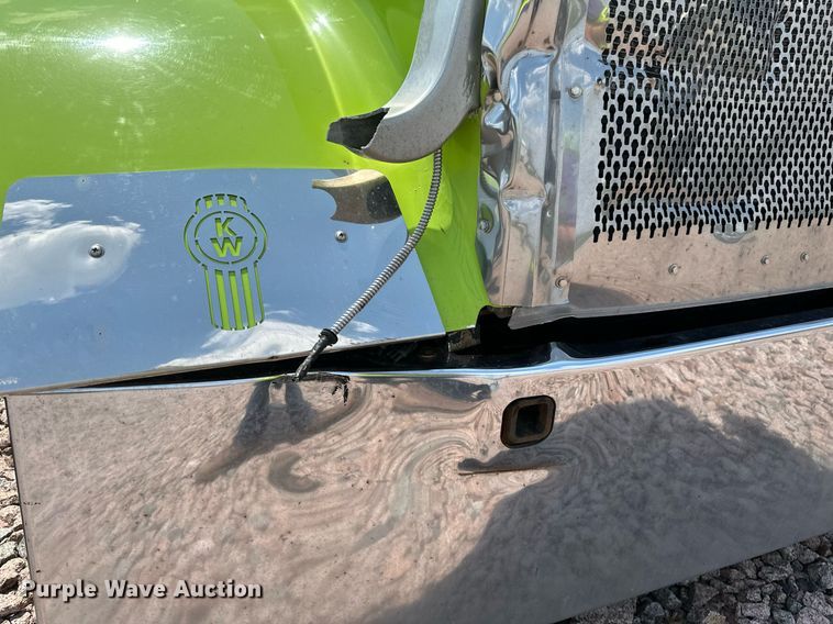 image for item YA0570 2018 Kenworth W900 semi truck