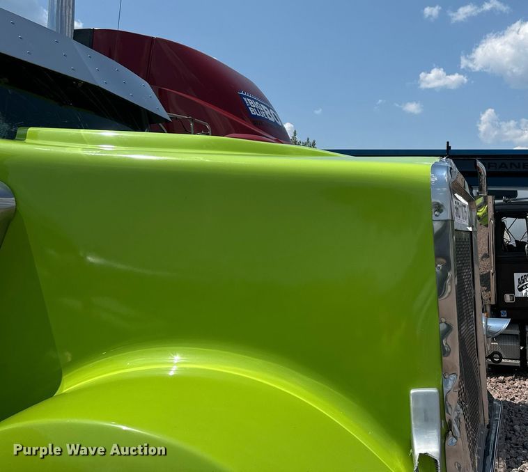 image for item YA0570 2018 Kenworth W900 semi truck