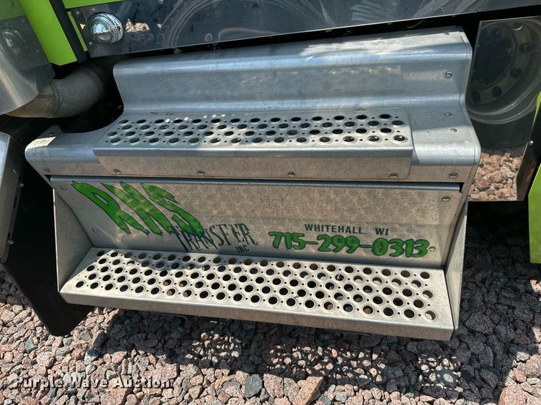 image for item YA0570 2018 Kenworth W900 semi truck