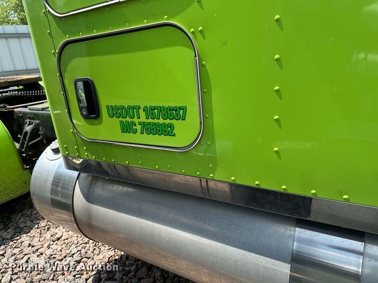 image for item YA0570 2018 Kenworth W900 semi truck