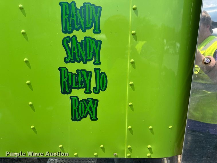 image for item YA0570 2018 Kenworth W900 semi truck