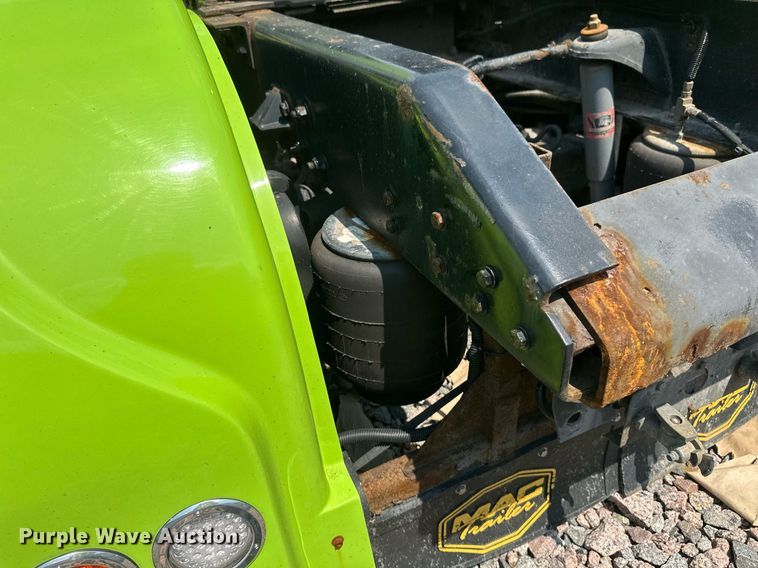 image for item YA0570 2018 Kenworth W900 semi truck