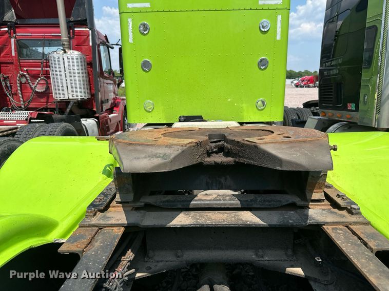 image for item YA0570 2018 Kenworth W900 semi truck