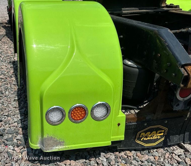 image for item YA0570 2018 Kenworth W900 semi truck