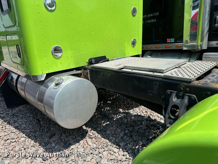 image for item YA0570 2018 Kenworth W900 semi truck