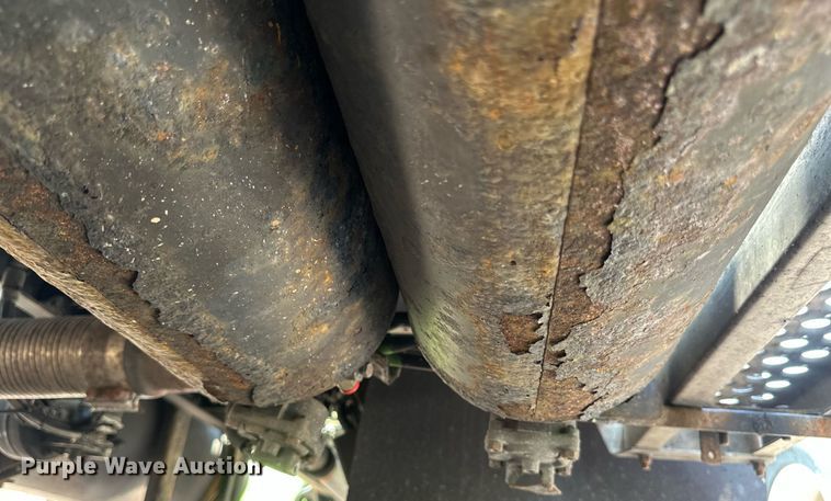 image for item YA0570 2018 Kenworth W900 semi truck