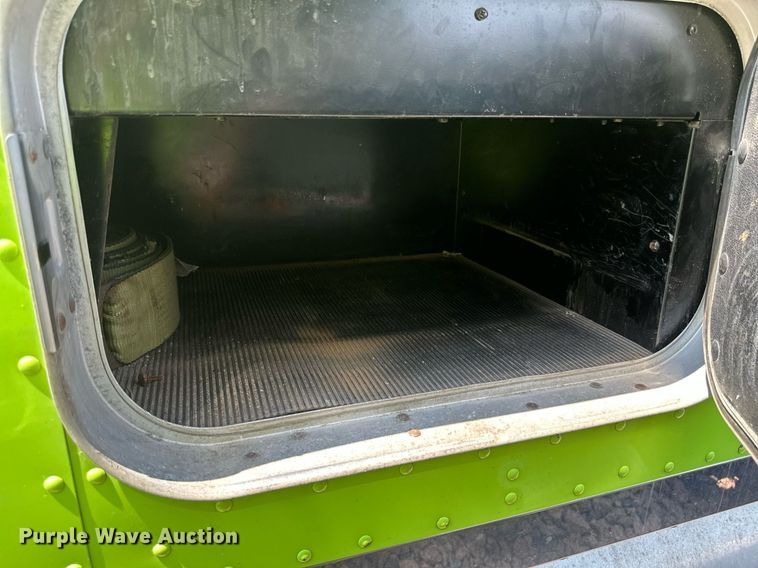 image for item YA0570 2018 Kenworth W900 semi truck