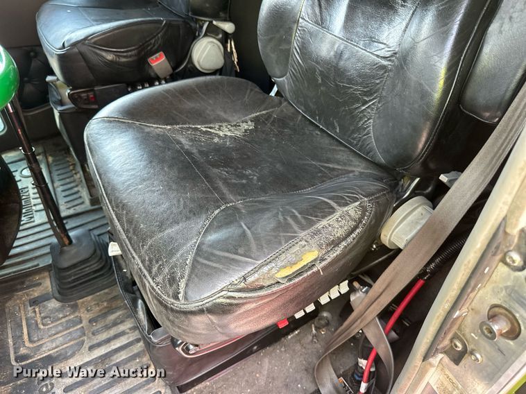 image for item YA0570 2018 Kenworth W900 semi truck