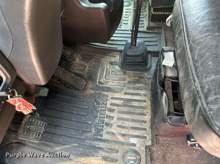 image for item YA0570 2018 Kenworth W900 semi truck