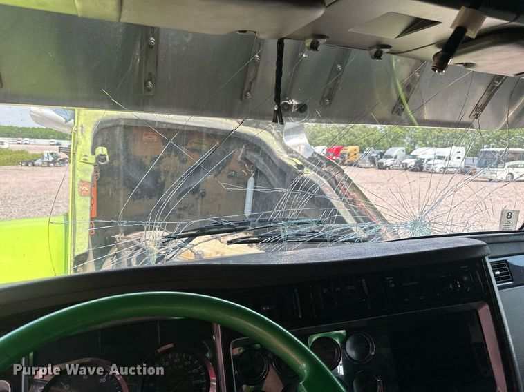 image for item YA0570 2018 Kenworth W900 semi truck