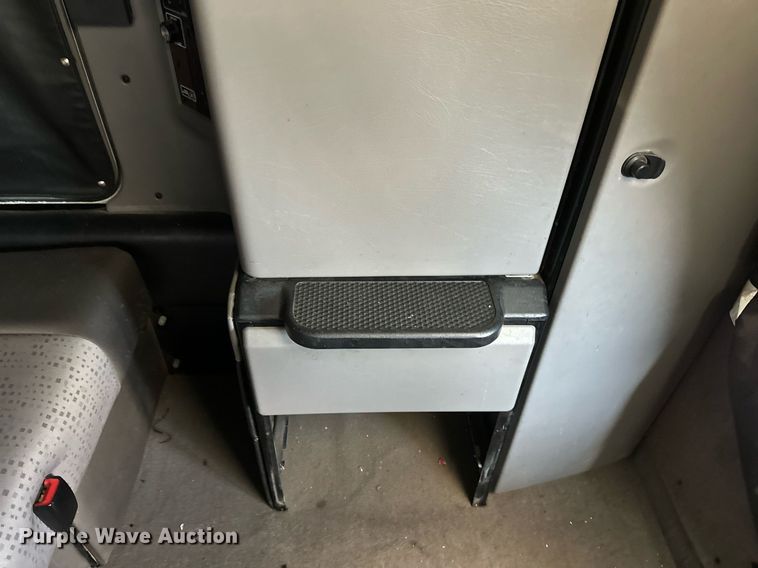 image for item YA0570 2018 Kenworth W900 semi truck