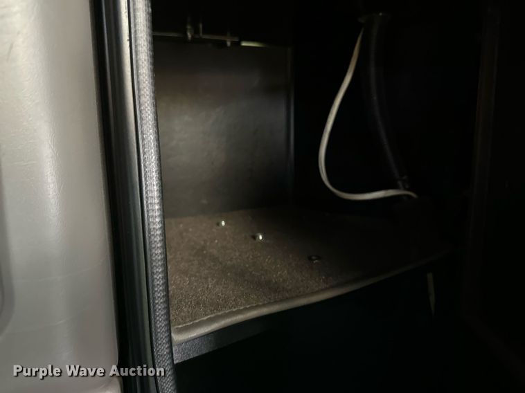 image for item YA0570 2018 Kenworth W900 semi truck