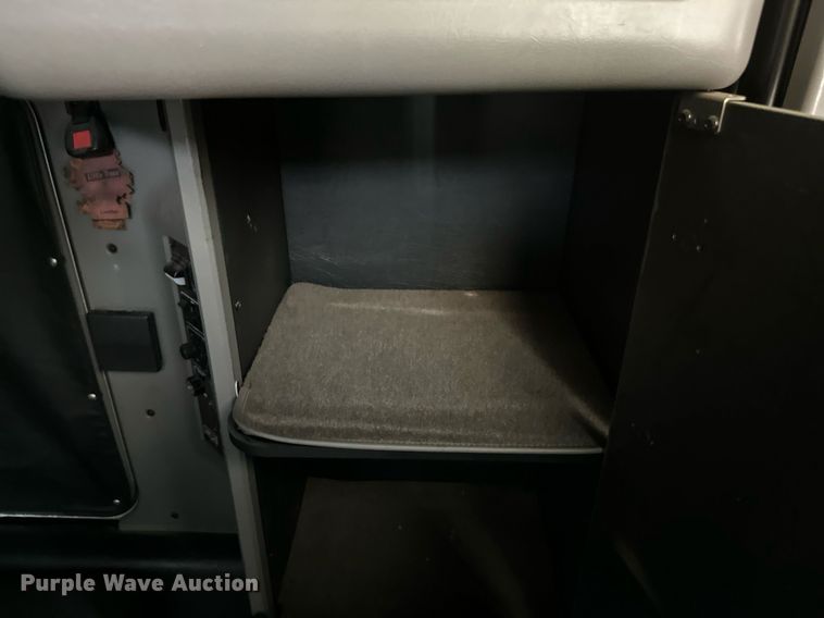 image for item YA0570 2018 Kenworth W900 semi truck