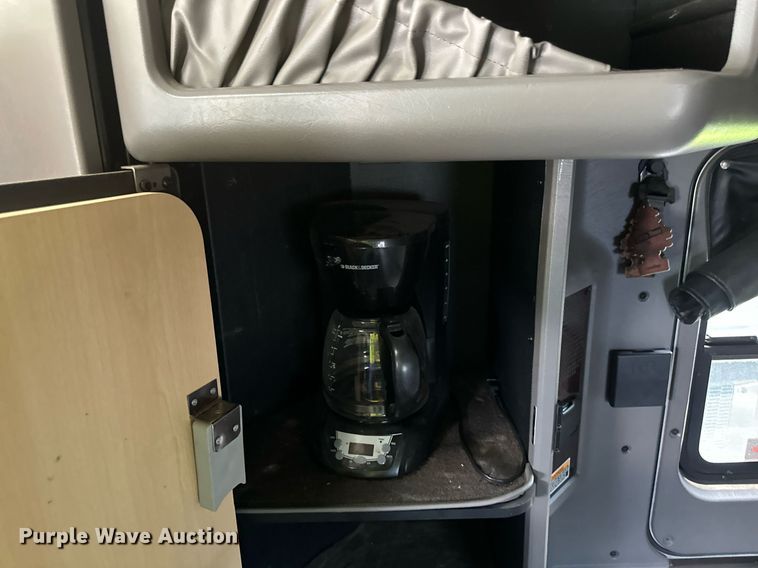 image for item YA0570 2018 Kenworth W900 semi truck