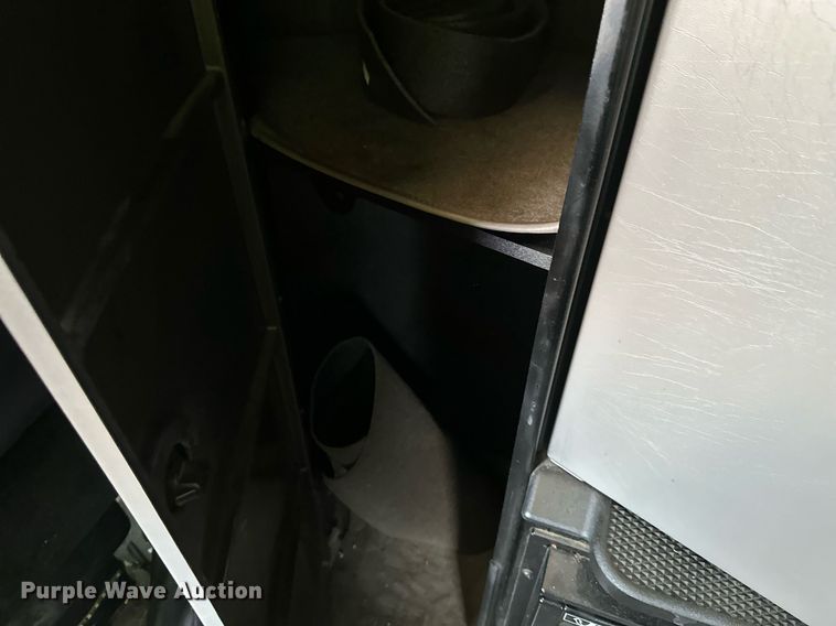 image for item YA0570 2018 Kenworth W900 semi truck