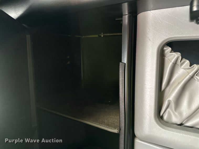 image for item YA0570 2018 Kenworth W900 semi truck