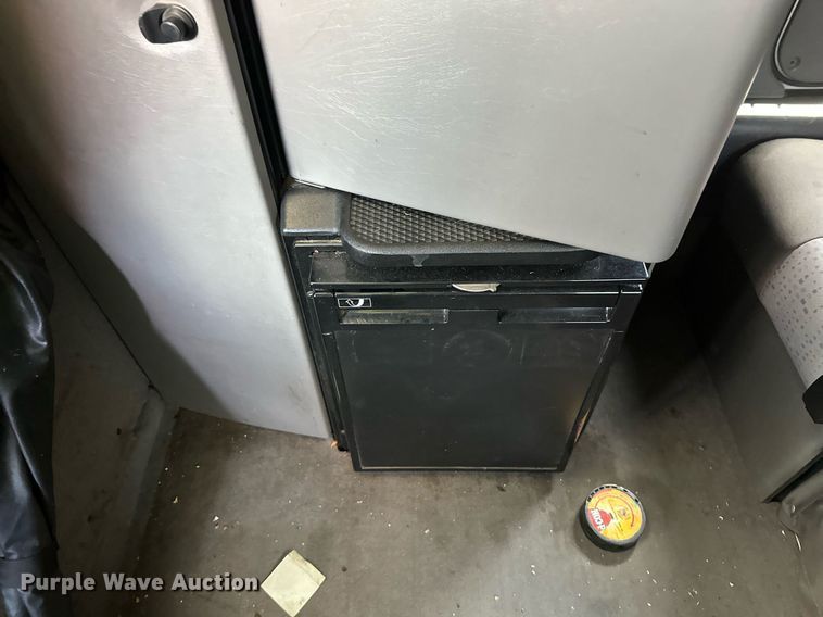 image for item YA0570 2018 Kenworth W900 semi truck