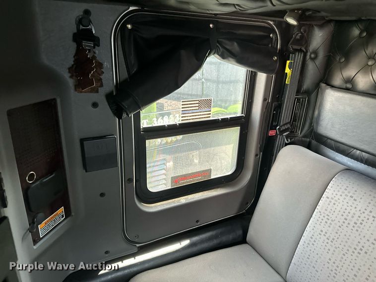 image for item YA0570 2018 Kenworth W900 semi truck